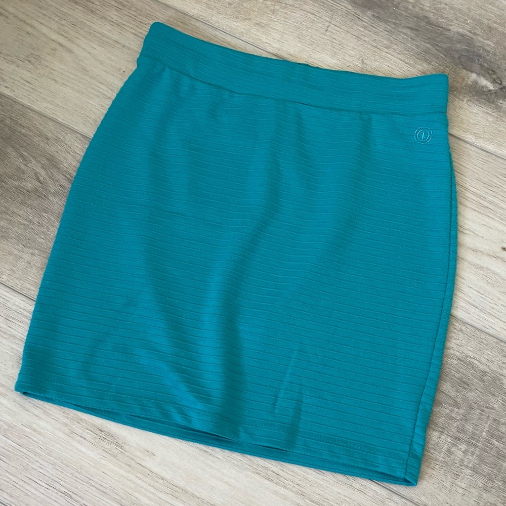 ELEMENT Mini Skirt - Picture 8 of 14